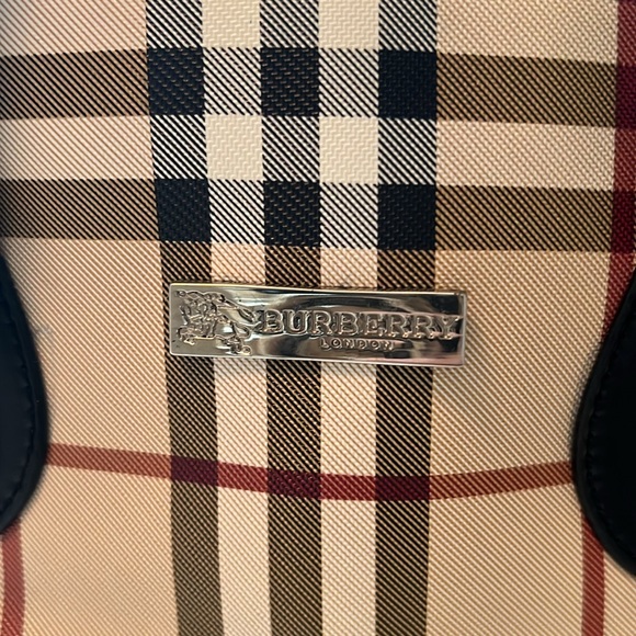 𝐏𝐥𝐚𝐢𝐝👜𝐁𝐮𝐜𝐤𝐞𝐭 𝐁𝐚𝐠 - Picture 2 of 7